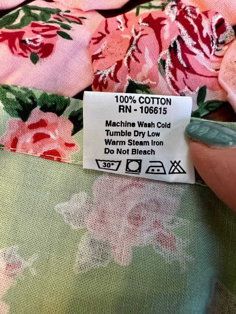 Two's Company Primrose YoYo Flowers Tablecloth